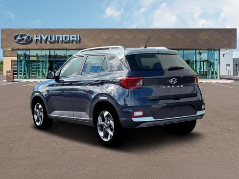 New 2026 Hyundai Venue SEL FWD image 5