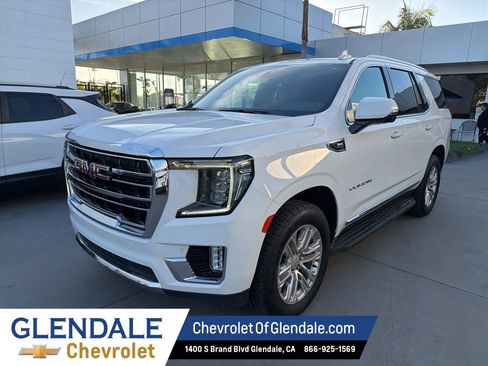 Used 2022 GMC Yukon SLT w/ SLT Premium Package image 3
