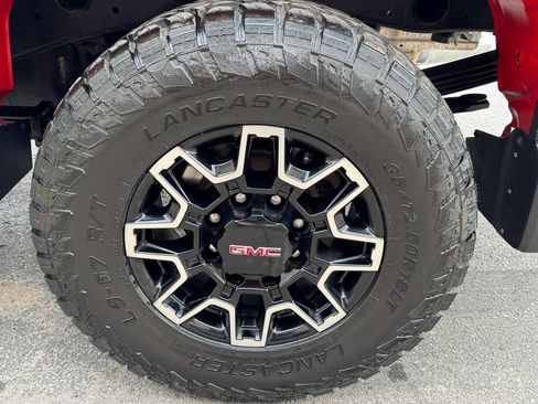 Used 2024 GMC Sierra 2500 SLE image 37