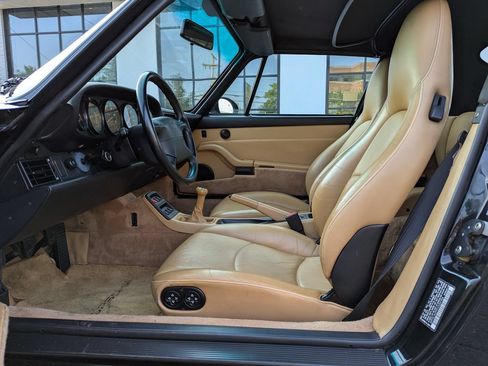 Used 1997 Porsche 911 Carrera RWD image 13