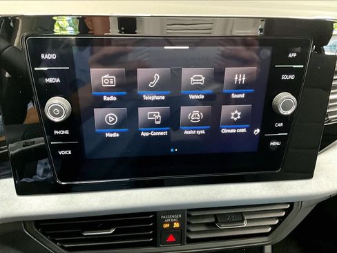 New 2026 Volkswagen Jetta SE FWD image 20