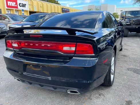 Used 2013 Dodge Charger SE RWD image 10