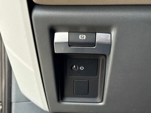 Used 2022 Land Rover Defender 110 S image 31