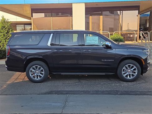 New 2026 Chevrolet Suburban Premier image 4