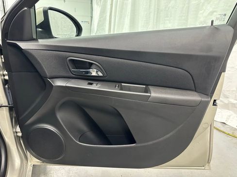 Used 2015 Chevrolet Cruze LT FWD image 51