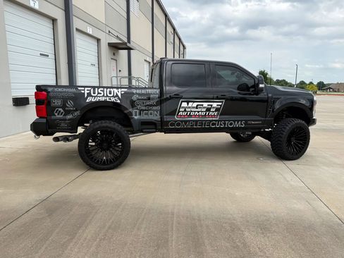 Used 2025 Ford F250 Lariat w/ Lariat Ultimate Package AWD/4WD image 9