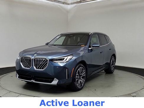 Used 2025 BMW X3 xDrive30i w/ Premium Package AWD/4WD image 3