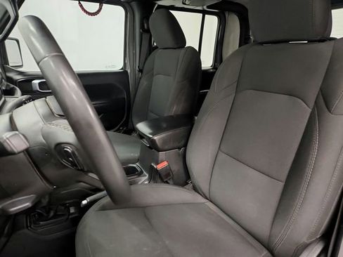 Used 2023 Jeep Gladiator Sport AWD/4WD image 18