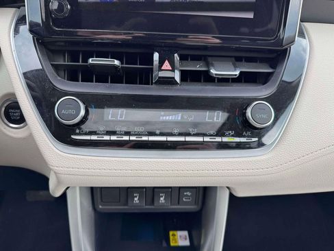 Used 2023 Toyota Corolla Cross XLE w/ Convenience Package image 29