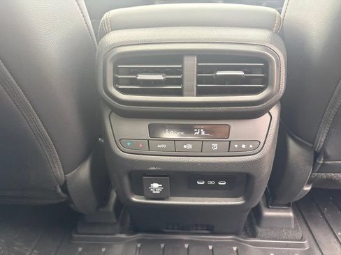 Certified 2025 Honda Pilot TrailSport image 35