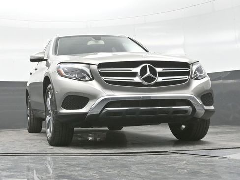 Used 2019 Mercedes-Benz GLC 300 4MATIC image 20