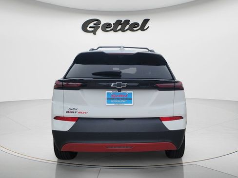 Used 2023 Chevrolet Bolt EUV Premier w/ Sun & Sound Package FWD image 6