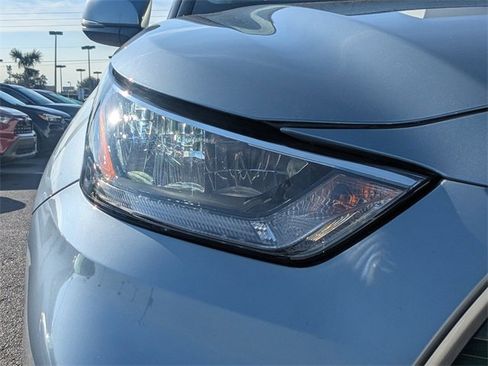 Used 2020 Toyota Highlander XLE image 10