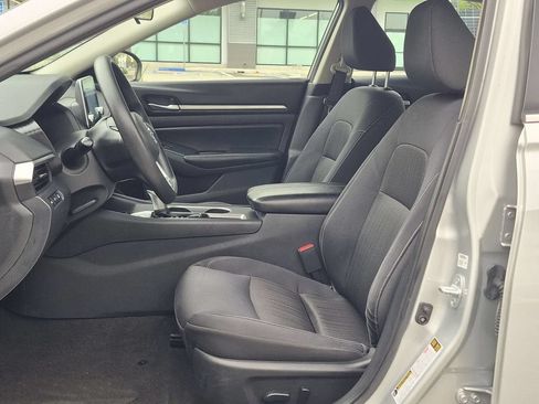 Used 2022 Nissan Altima 2.5 SV FWD image 21