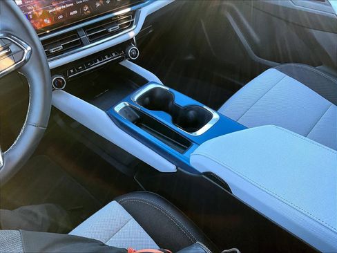 Used 2025 Chevrolet Equinox EV LT image 19