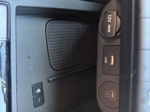 Used 2025 Hyundai Elantra Sport FWD image 19