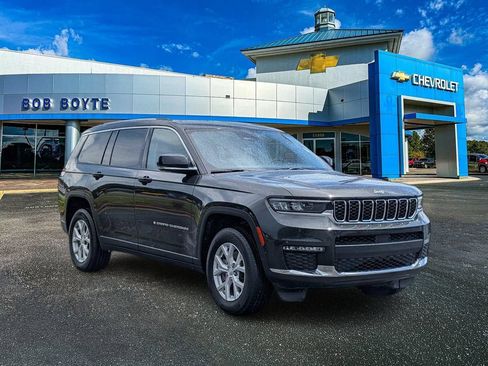 Used 2023 Jeep Grand Cherokee L Limited RWD image 9