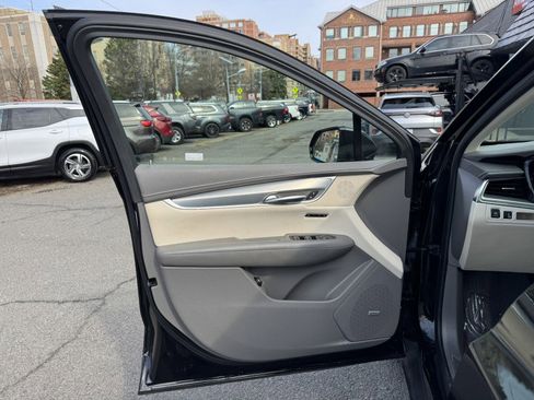 Used 2018 Cadillac XT5 Premium Luxury image 11