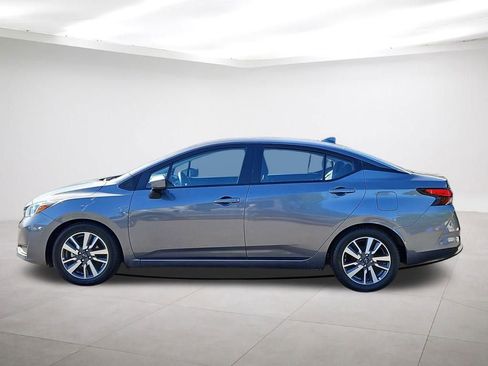 Used 2023 Nissan Versa SV image 4