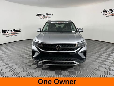 Used 2024 Volkswagen Taos SE image 5