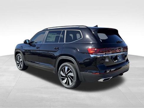New 2026 Volkswagen Atlas SE FWD image 3