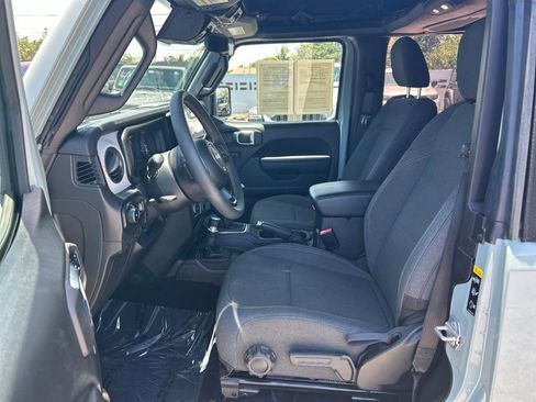 Used 2024 Jeep Wrangler Sport AWD/4WD image 9