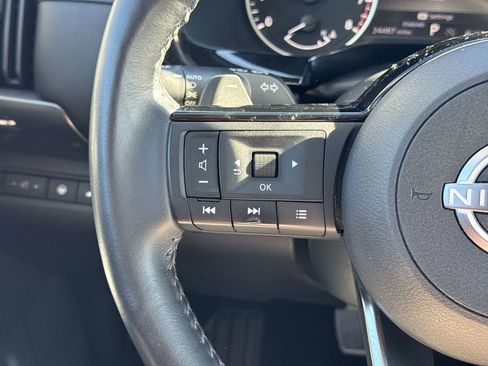 Used 2024 Nissan Pathfinder SL w/ SL Premium Package image 19