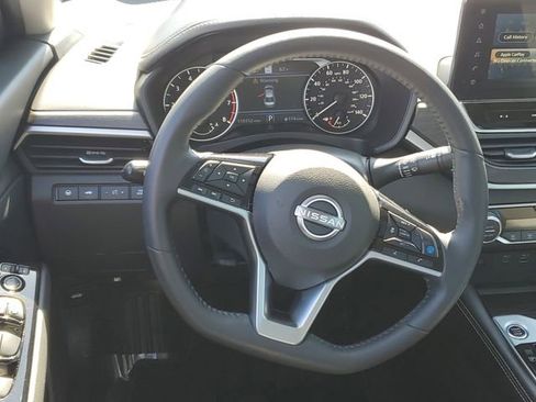 Used 2023 Nissan Altima 2.5 SL FWD image 12