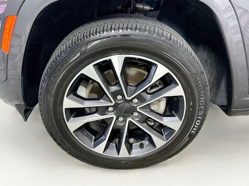 Used 2022 Jeep Grand Cherokee L Overland w/ Luxury Tech Group IV RWD image 24