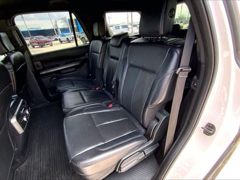 Used 2018 Ford Expedition XLT w/ Equipment Group 202A image 19