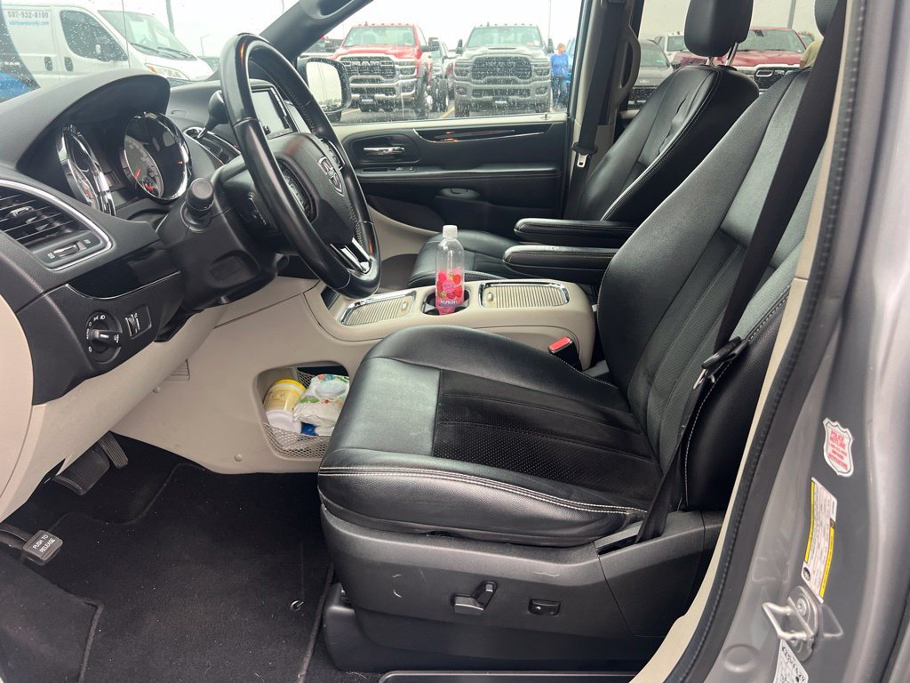 Used 2018 Dodge Grand Caravan SXT FWD image 4
