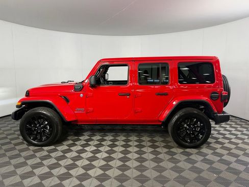 Used 2025 Jeep Wrangler Unlimited Sahara w/ Safety Group AWD/4WD image 9