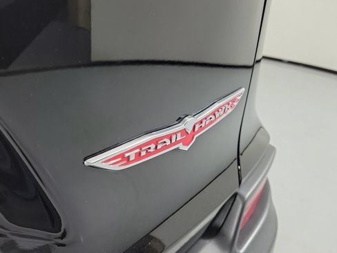 Used 2022 Jeep Cherokee Trailhawk AWD/4WD image 6