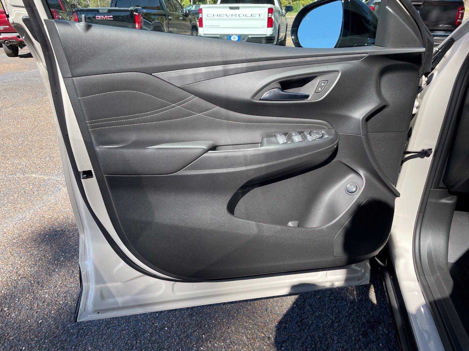 New 2026 Buick Envista Sport Touring w/ Studio Series FWD image 17
