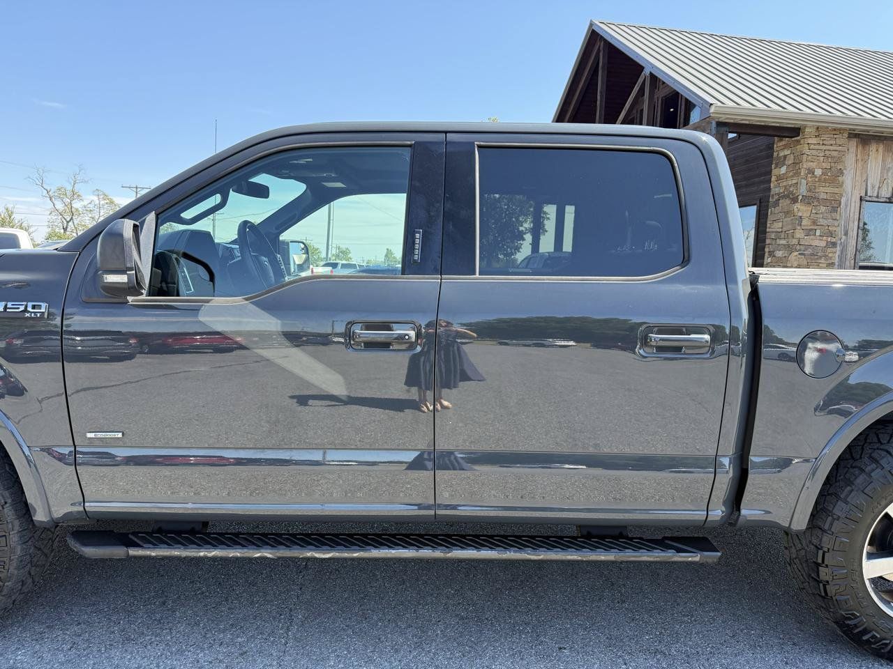 Used 2017 Ford F150 XLT w/ Equipment Group 302A Luxury AWD/4WD image 40