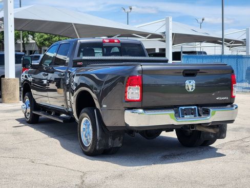 Used 2024 RAM 3500 Tradesman w/ Chrome Appearance Group AWD/4WD image 7