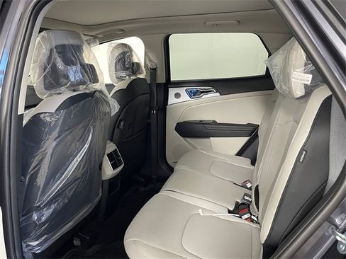 New 2026 Kia Sportage EX w/ EX Panorama Roof Package image 4