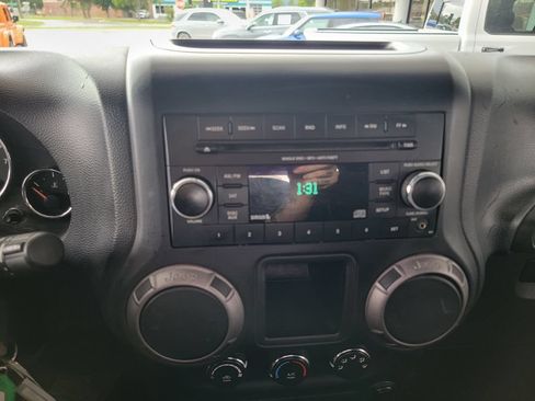 Used 2013 Jeep Wrangler Sport AWD/4WD image 17