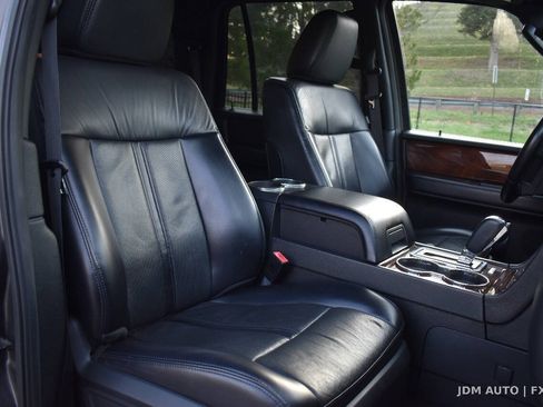 Used 2017 Lincoln Navigator Select AWD/4WD image 13