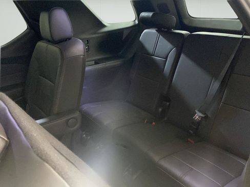 Certified 2023 Chevrolet Traverse RS FWD image 31