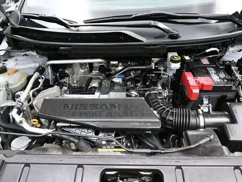 Used 2024 Nissan Rogue S AWD/4WD image 32