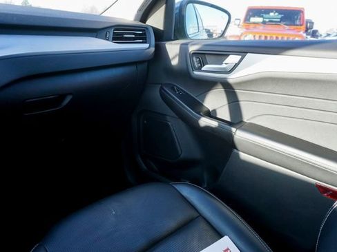 Used 2025 Ford Escape Platinum image 29