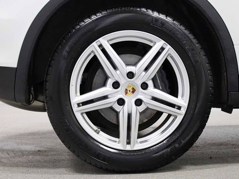 Used 2014 Porsche Cayenne AWD/4WD image 36