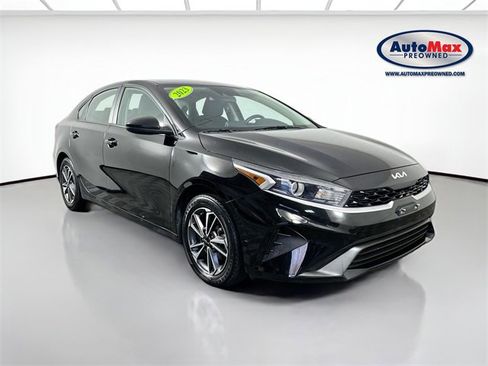 Used 2023 Kia Forte LXS image 1