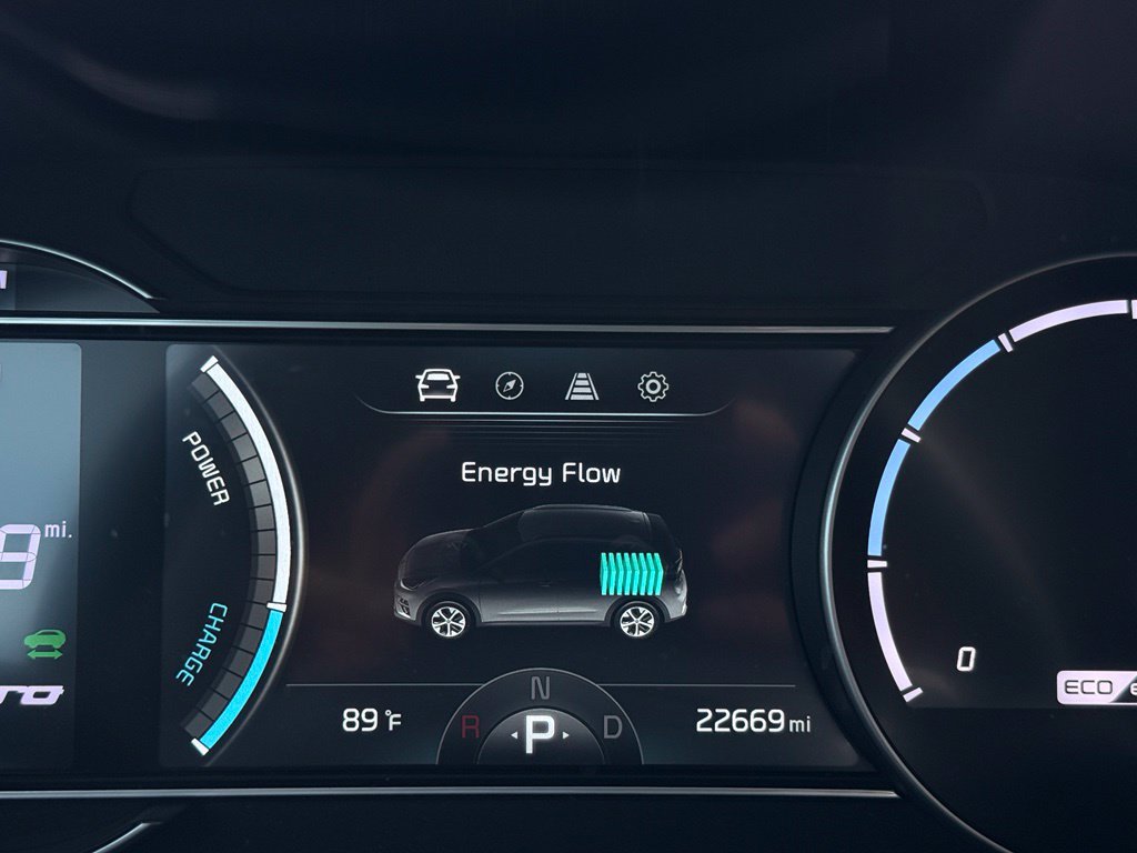 Used 2022 Kia Niro EX FWD image 17