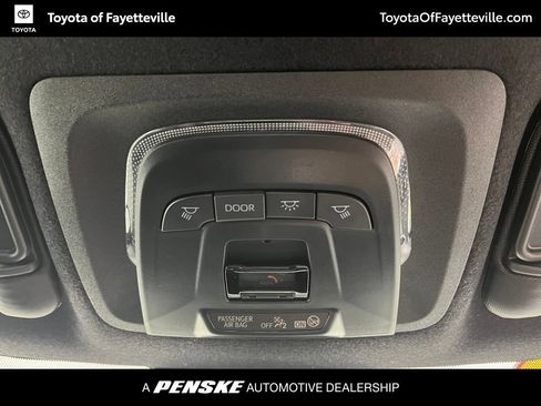 Used 2026 Toyota Corolla SE FWD image 13