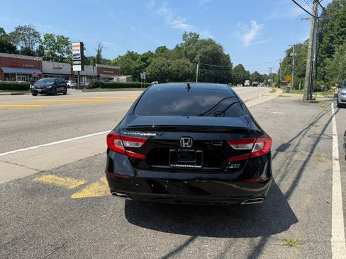 Used 2018 Honda Accord Sport image 5