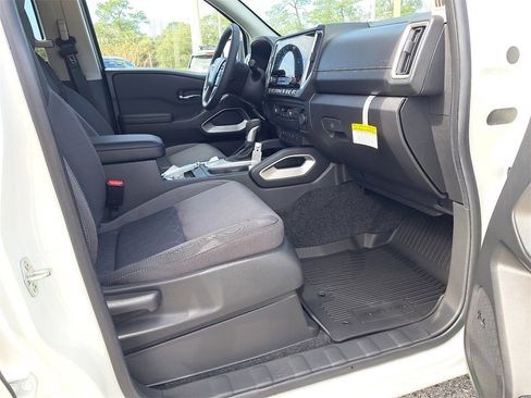 New 2025 Nissan Frontier SV w/ SV Convenience Package image 18