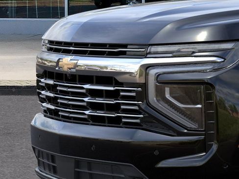 New 2025 Chevrolet Suburban Premier image 37