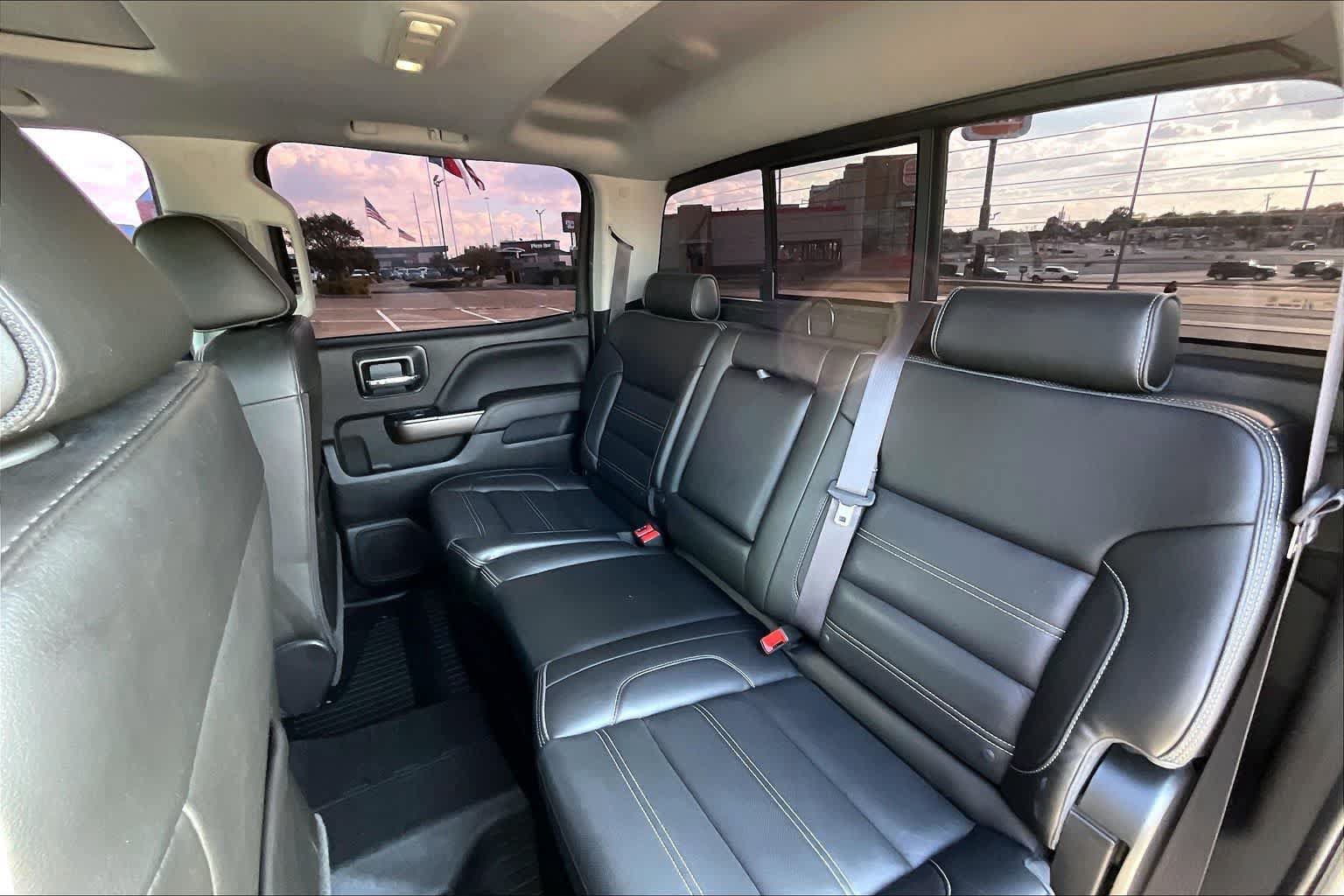 Used 2017 GMC Sierra 2500 Denali w/ Duramax Plus Package AWD/4WD image 28